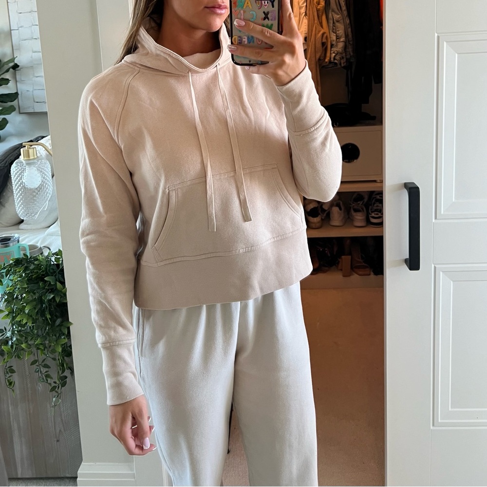 Women’s crew neck sweatshirt